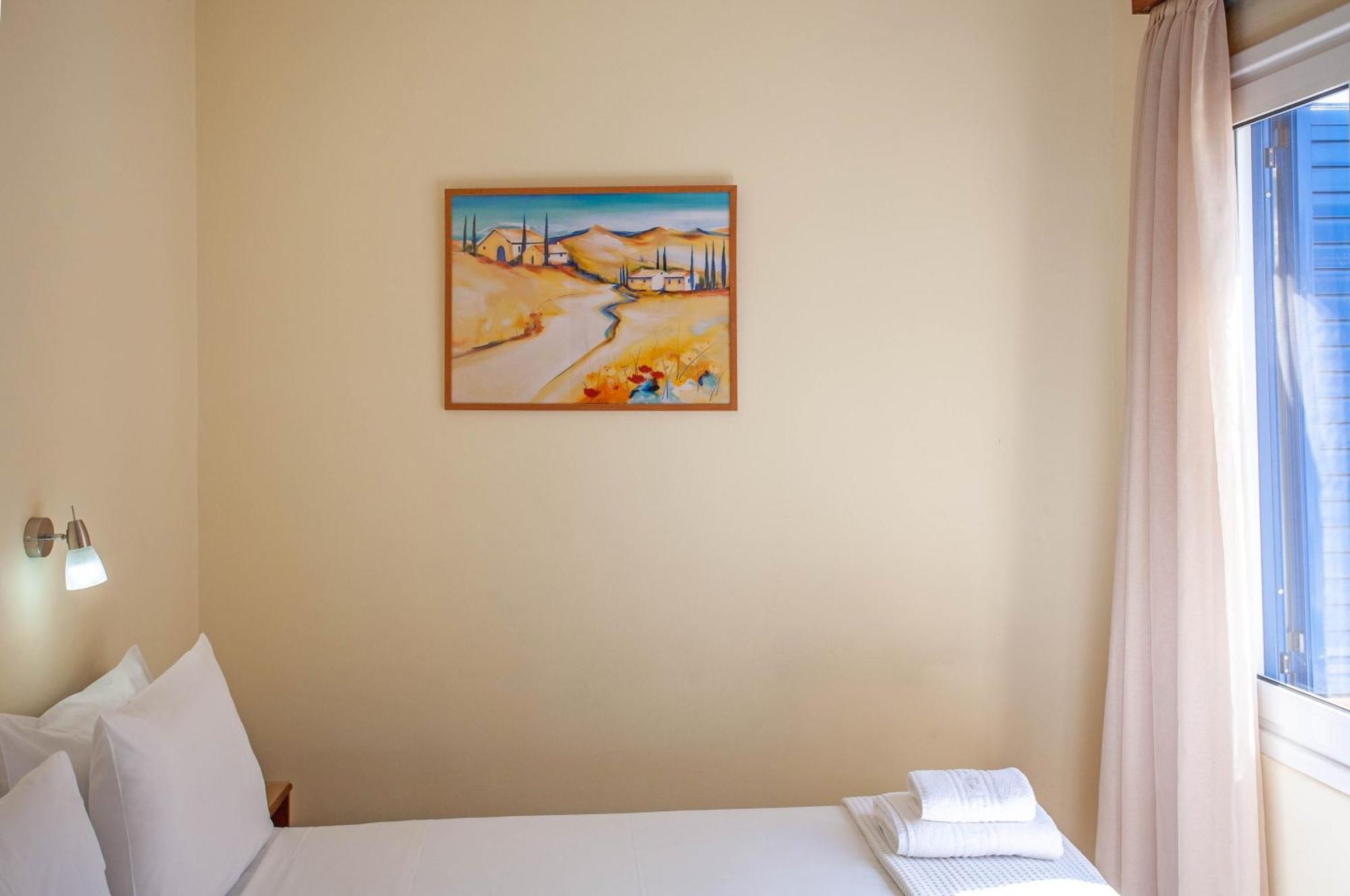 Lucia Hotel ハニア エクステリア 写真